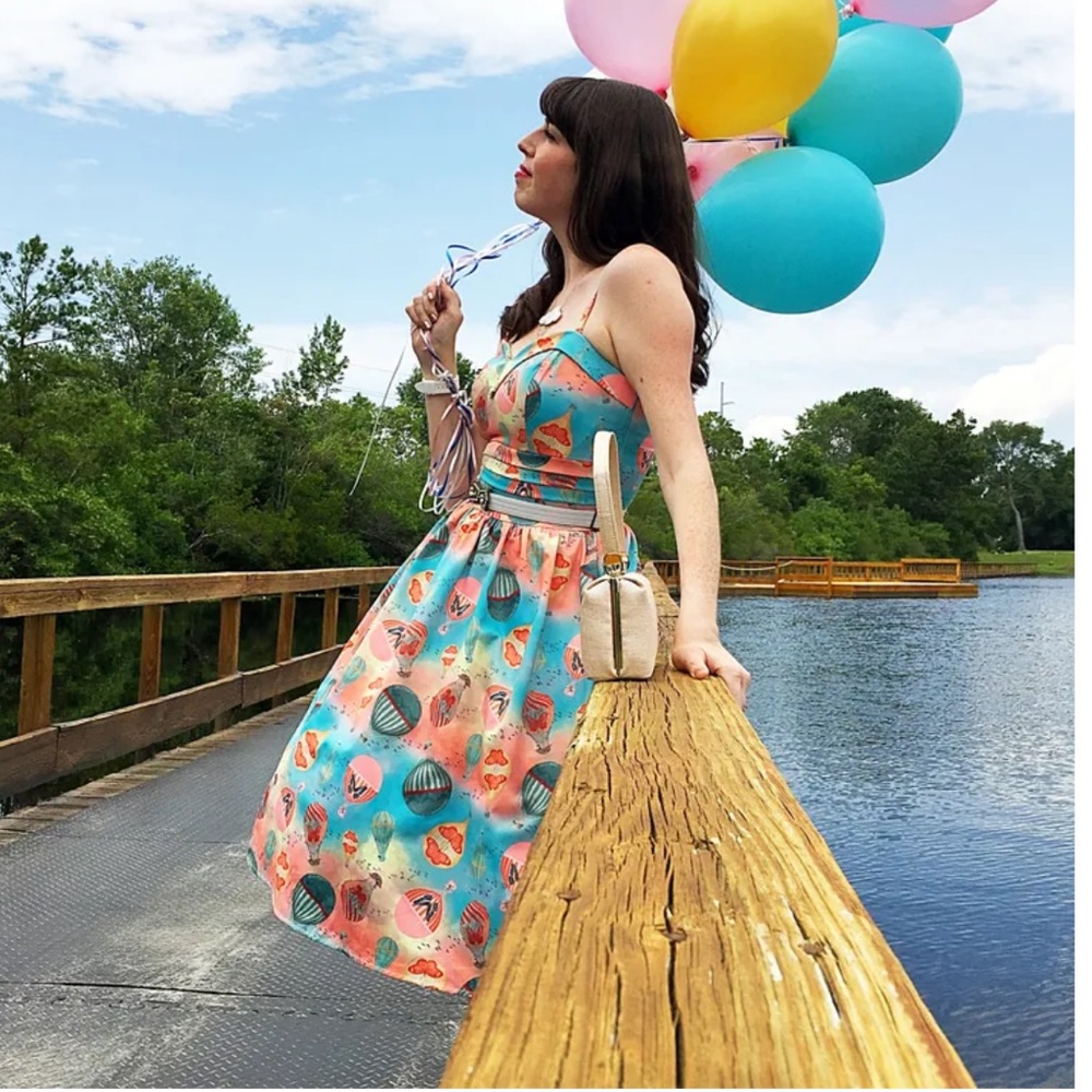 Voodoo Vixen L Hot Air Balloon
Butterfly Pinup Retro Swing Dress
NOVELTY NWOT